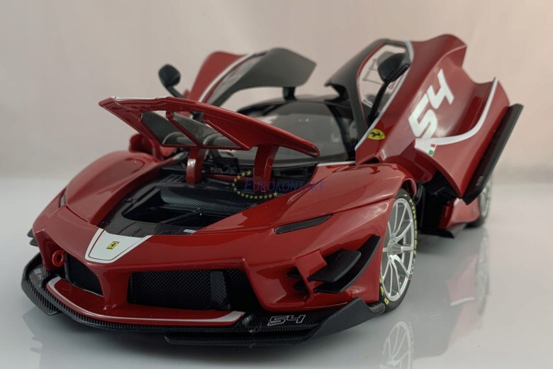 FERRARI FXX-K Evo 54 signature 1:18 Bburago 16908 > Bburago